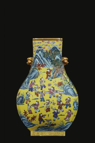 VASO, CINA, DINASTIA QING SEC. XIX PERIODO TONG-ZHI (1862-1875)  - Asta Arte orientale | 东方艺术   - Associazione Nazionale - Case d'Asta italiane