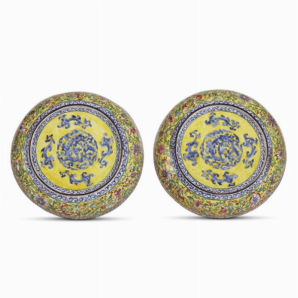 COPPIA DI PIATTI, CINA, DINASTIA QING, SEC. XVIII  - Asta Arte orientale | 东方艺术   - Associazione Nazionale - Case d'Asta italiane