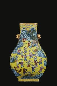 VASO, CINA, DINASTIA QING SEC. XIX PERIODO TONG-ZHI (1862-1875)  - Asta Arte orientale | 东方艺术   - Associazione Nazionale - Case d'Asta italiane