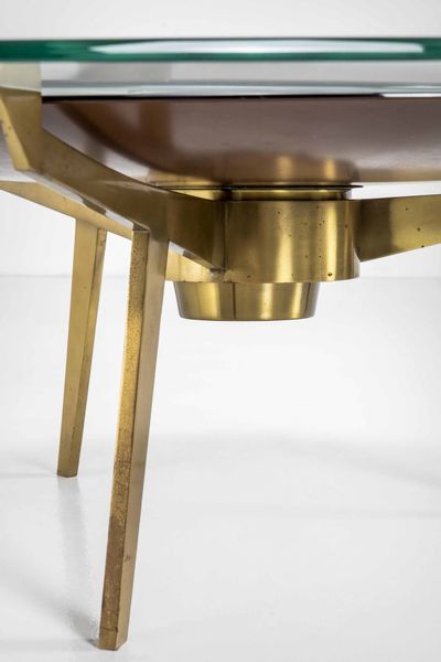 MAX INGRAND : Raro tavolo basso mod.1994 con portafiori centrale  - Asta Fine Design - Associazione Nazionale - Case d'Asta italiane