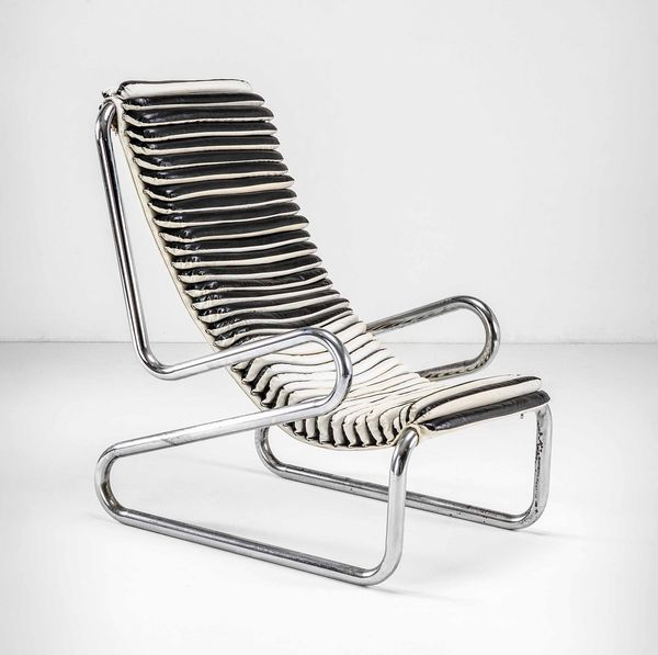 Gianni Pareschi : Poltrona mod. Armadillo  - Asta Fine Design - Associazione Nazionale - Case d'Asta italiane