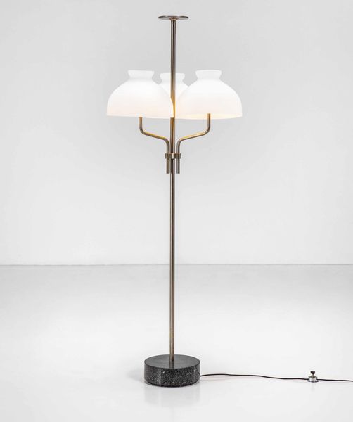 IGNAZIO GARDELLA : Lampada da terra mod. Arenzano  - Asta Fine Design - Associazione Nazionale - Case d'Asta italiane