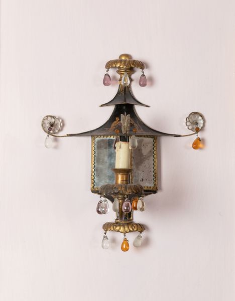 Piccola applique a chinoiserie. XX secolo  - Asta ECLECTICA, the home of designer Nicol Castellini Baldissera - Associazione Nazionale - Case d'Asta italiane