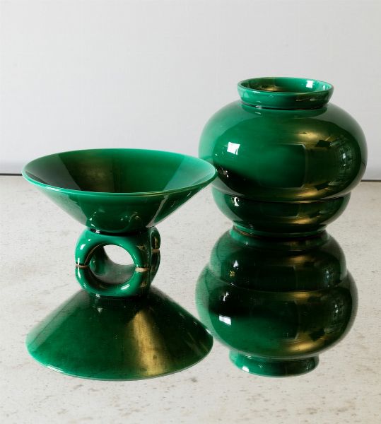 Un vaso e unalzatina<BR>Francia, Manifattura di Svres, seconda met del XX secolo  - Asta ECLECTICA, the home of designer Nicol Castellini Baldissera - Associazione Nazionale - Case d'Asta italiane