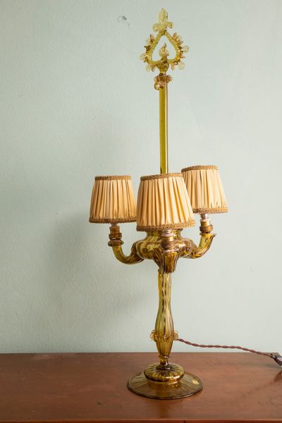 Lampada a tre luci in vetro di Murano. XIX-XX secolo  - Asta ECLECTICA, the home of designer Nicol Castellini Baldissera - Associazione Nazionale - Case d'Asta italiane