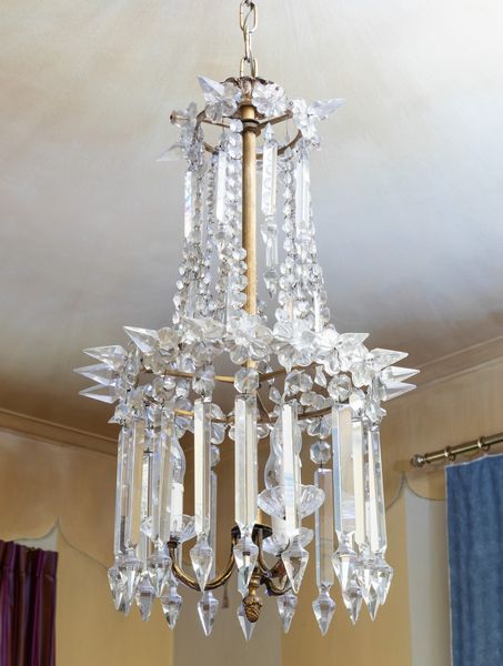 Lampadario in bronzo dorato e pendenti in vetro. XIX secolo  - Asta ECLECTICA, the home of designer Nicol Castellini Baldissera - Associazione Nazionale - Case d'Asta italiane