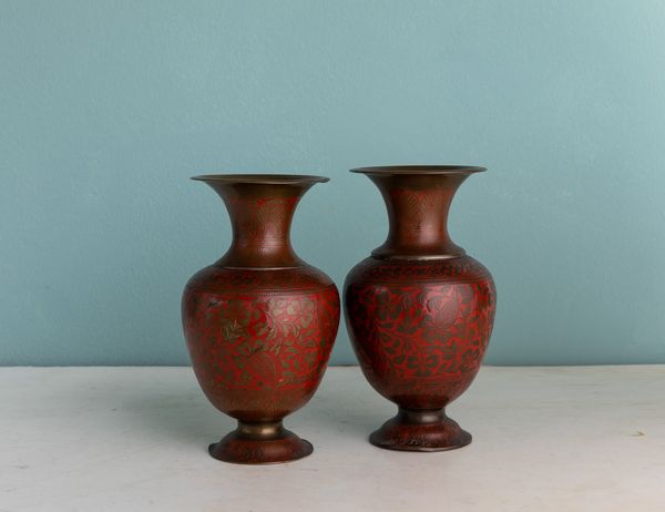 Coppia di vasi in bronzo. XX secolo  - Asta ECLECTICA, the home of designer Nicol Castellini Baldissera - Associazione Nazionale - Case d'Asta italiane