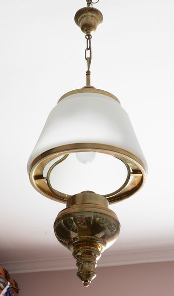 Lampadario in ottone e vetro. XX secolo  - Asta ECLECTICA, the home of designer Nicol Castellini Baldissera - Associazione Nazionale - Case d'Asta italiane