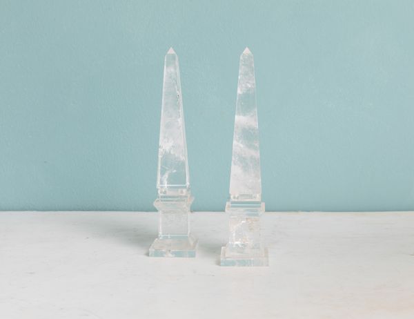 Coppia di obelischi in cristallo di rocca. XX secolo  - Asta ECLECTICA, the home of designer Nicol Castellini Baldissera - Associazione Nazionale - Case d'Asta italiane
