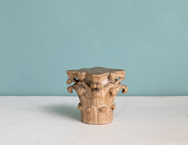 Modello di capitello corinzio in pietra. XX secolo<BR>  - Asta ECLECTICA, the home of designer Nicol Castellini Baldissera - Associazione Nazionale - Case d'Asta italiane