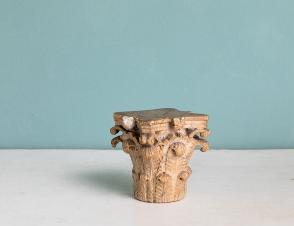 Modello di capitello corinzio in pietra. XX secolo<BR>  - Asta ECLECTICA, the home of designer Nicol Castellini Baldissera - Associazione Nazionale - Case d'Asta italiane