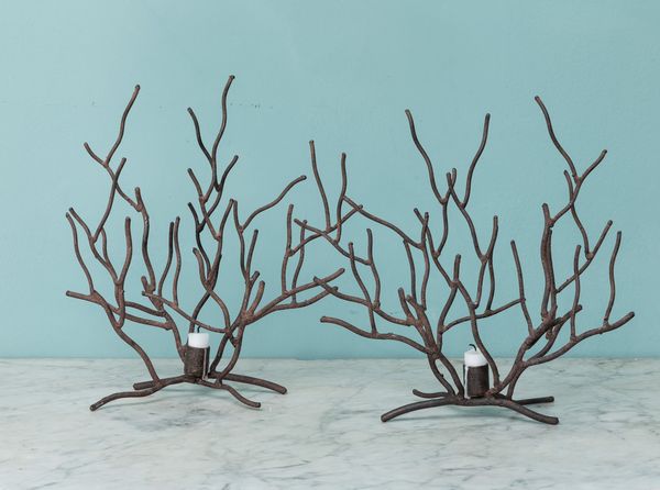 Coppia di portacandele in ferro in forma di ramo di corallo. XX secolo  - Asta ECLECTICA, the home of designer Nicol Castellini Baldissera - Associazione Nazionale - Case d'Asta italiane