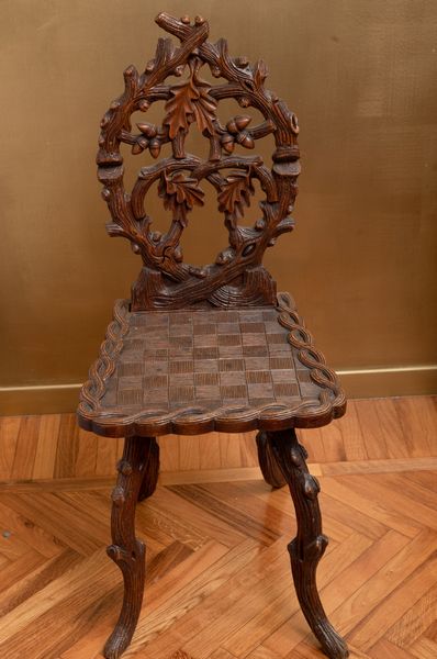 Coppia di sedie in legno intagliato. Germania, fine XIX secolo  - Asta ECLECTICA, the home of designer Nicol Castellini Baldissera - Associazione Nazionale - Case d'Asta italiane