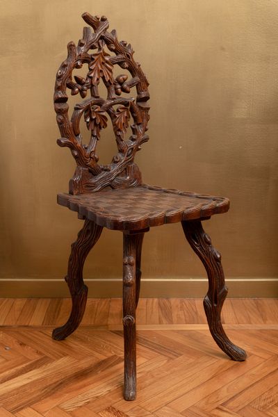 Coppia di sedie in legno intagliato. Germania, fine XIX secolo  - Asta ECLECTICA, the home of designer Nicol Castellini Baldissera - Associazione Nazionale - Case d'Asta italiane