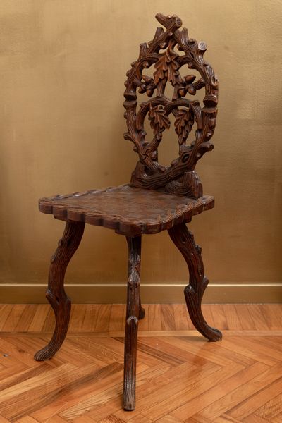 Coppia di sedie in legno intagliato. Germania, fine XIX secolo  - Asta ECLECTICA, the home of designer Nicol Castellini Baldissera - Associazione Nazionale - Case d'Asta italiane