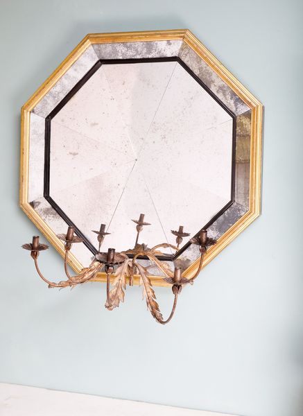 Coppia di specchiere di forma ottagonale. XX secolo  - Asta ECLECTICA, the home of designer Nicol Castellini Baldissera - Associazione Nazionale - Case d'Asta italiane