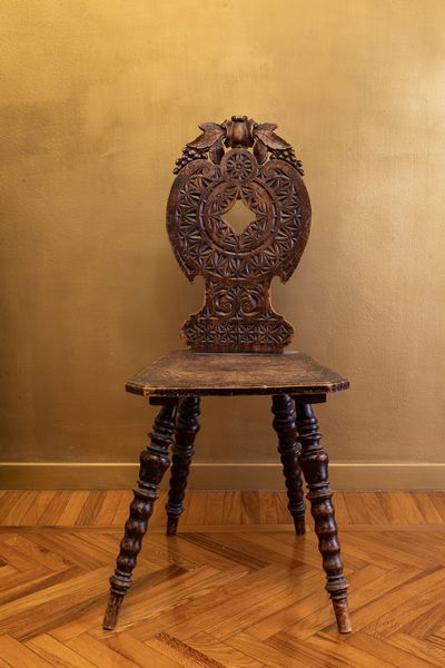 Coppia di sedie in legno intagliato. XX secolo  - Asta ECLECTICA, the home of designer Nicol Castellini Baldissera - Associazione Nazionale - Case d'Asta italiane