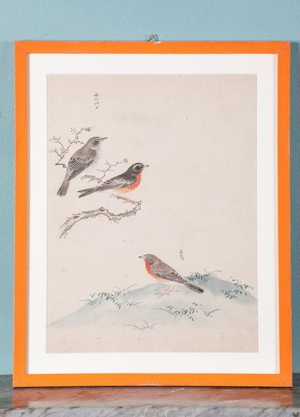 Tre stampe acquerellate su carta a tema ornitologico con iscrizioni. Giappone, XX secolo  - Asta ECLECTICA, the home of designer Nicol Castellini Baldissera - Associazione Nazionale - Case d'Asta italiane