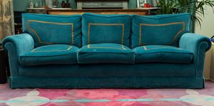 Nicolò Castellini Baldissera - Divano a tre posti rivestito in velluto. Tessuti C.&C. Milano