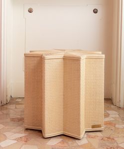 Nicolò Castellini Baldissera : Tavolino in forma di stella  - Asta ECLECTICA, the home of designer Nicol Castellini Baldissera - Associazione Nazionale - Case d'Asta italiane