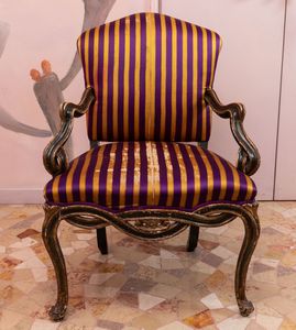 Poltrona in legno intagliato. Veneto, XVIII secolo  - Asta ECLECTICA, the home of designer Nicol Castellini Baldissera - Associazione Nazionale - Case d'Asta italiane