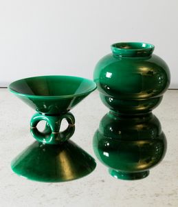 Un vaso e unalzatina<BR>Francia, Manifattura di Svres, seconda met del XX secolo  - Asta ECLECTICA, the home of designer Nicol Castellini Baldissera - Associazione Nazionale - Case d'Asta italiane