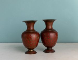 Coppia di vasi in bronzo. XX secolo  - Asta ECLECTICA, the home of designer Nicol Castellini Baldissera - Associazione Nazionale - Case d'Asta italiane