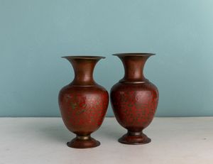 Coppia di vasi in bronzo. XX secolo  - Asta ECLECTICA, the home of designer Nicol Castellini Baldissera - Associazione Nazionale - Case d'Asta italiane