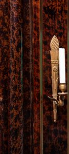 Caminiera in legno decorato a finta tartaruga. Germania, XIX secolo  - Asta ECLECTICA, the home of designer Nicol� Castellini Baldissera - Associazione Nazionale - Case d'Asta italiane