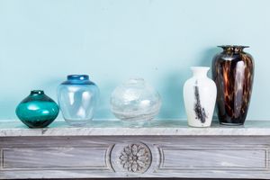 Lotto di cinque vasi in vetro. Mdina, Malta, XX secolo  - Asta ECLECTICA, the home of designer Nicol Castellini Baldissera - Associazione Nazionale - Case d'Asta italiane