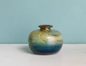 Vaso globulare in vetro policromo. XX secolo  - Asta ECLECTICA, the home of designer Nicol Castellini Baldissera - Associazione Nazionale - Case d'Asta italiane