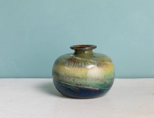 Vaso globulare in vetro policromo. XX secolo  - Asta ECLECTICA, the home of designer Nicol Castellini Baldissera - Associazione Nazionale - Case d'Asta italiane