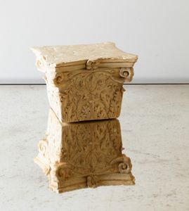 Modello di capitello corinzio in gesso. XX secolo  - Asta ECLECTICA, the home of designer Nicol Castellini Baldissera - Associazione Nazionale - Case d'Asta italiane