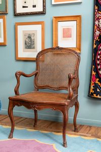 Poltrona in noce intagliato. Genova, XVIII secolo  - Asta ECLECTICA, the home of designer Nicol Castellini Baldissera - Associazione Nazionale - Case d'Asta italiane