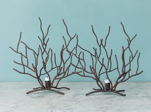 Coppia di portacandele in ferro in forma di ramo di corallo. XX secolo  - Asta ECLECTICA, the home of designer Nicol Castellini Baldissera - Associazione Nazionale - Case d'Asta italiane