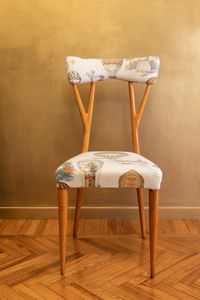 Due sedie con struttura in legno e rivestimenti in tessuto Pierre Frey  - Asta ECLECTICA, the home of designer Nicol Castellini Baldissera - Associazione Nazionale - Case d'Asta italiane