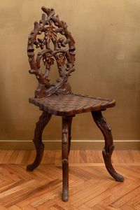 Coppia di sedie in legno intagliato. Germania, fine XIX secolo  - Asta ECLECTICA, the home of designer Nicol Castellini Baldissera - Associazione Nazionale - Case d'Asta italiane