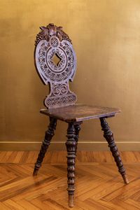 Coppia di sedie in legno intagliato. XX secolo  - Asta ECLECTICA, the home of designer Nicol Castellini Baldissera - Associazione Nazionale - Case d'Asta italiane