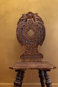 Coppia di sedie in legno intagliato. XX secolo  - Asta ECLECTICA, the home of designer Nicol Castellini Baldissera - Associazione Nazionale - Case d'Asta italiane