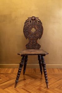 Coppia di sedie in legno intagliato. XX secolo  - Asta ECLECTICA, the home of designer Nicol Castellini Baldissera - Associazione Nazionale - Case d'Asta italiane