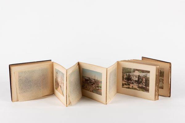 ,Scuola di Yokoama : Senza titolo (Giappone)  - Asta Fotografia: Under 1K - Associazione Nazionale - Case d'Asta italiane