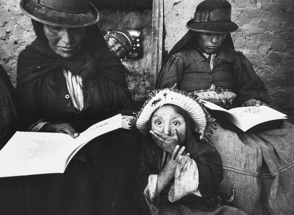 ,Ken Heyman : Adult-education class for women who cannot read, Puno, Peru  - Asta Fotografia: Under 1K - Associazione Nazionale - Case d'Asta italiane