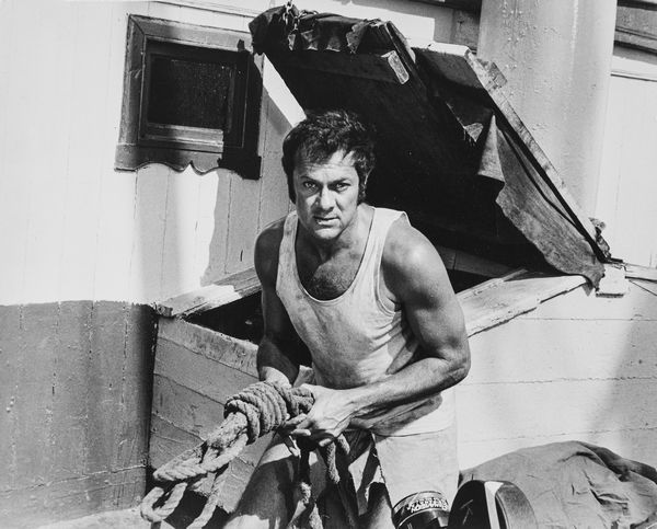 ,Franco Vitale : Tony Curtis in The Dubious Patriots  - Asta Fotografia: Under 1K - Associazione Nazionale - Case d'Asta italiane
