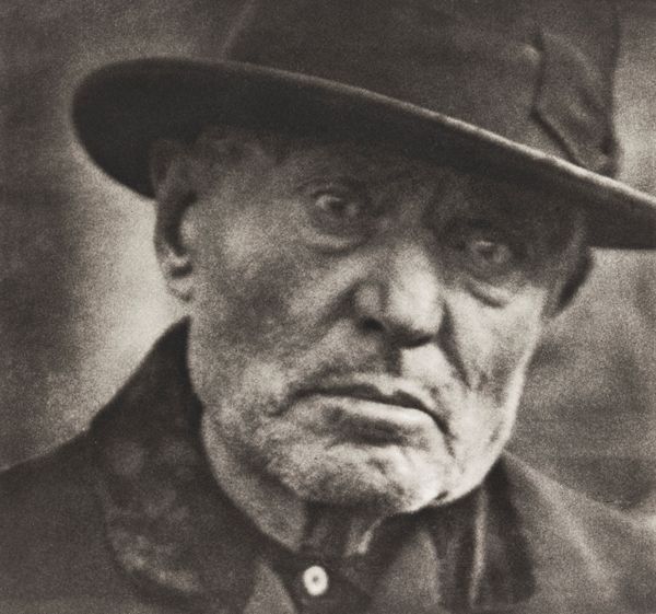 ,Paul Strand : Man, Five Points Square, New York  - Asta Fotografia: Under 1K - Associazione Nazionale - Case d'Asta italiane