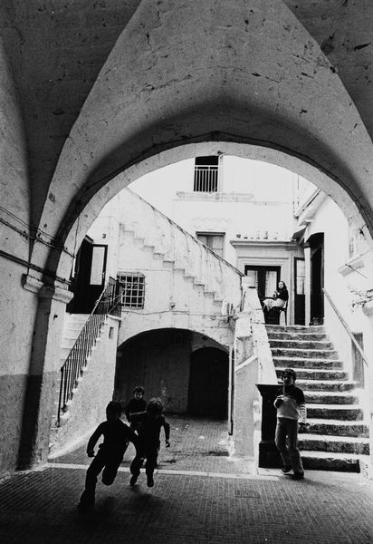 ,Fausto Giaccone : Bari vecchia  - Asta Fotografia: Under 1K - Associazione Nazionale - Case d'Asta italiane
