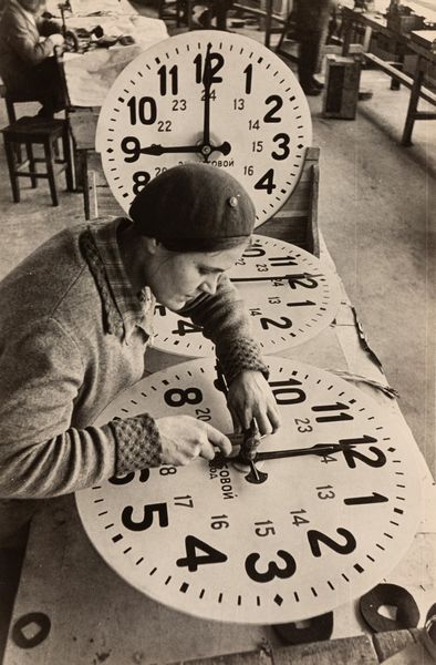 ,Yakhov Khalip : Fabbrica di orologi  - Asta Fotografia: Under 1K - Associazione Nazionale - Case d'Asta italiane