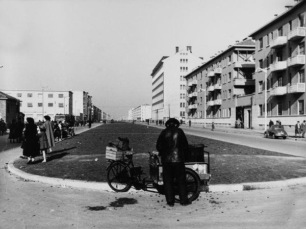 ,Mario De Biasi : Milano  - Asta Fotografia: Under 1K - Associazione Nazionale - Case d'Asta italiane