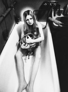 ,Peeter Tooming : Why? ; Modern Home I ; Modern Home II  - Asta Fotografia: Under 1K - Associazione Nazionale - Case d'Asta italiane