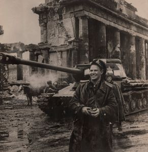 ,Jewgeni Khaldey - Self-portrait with Leica, Berlin