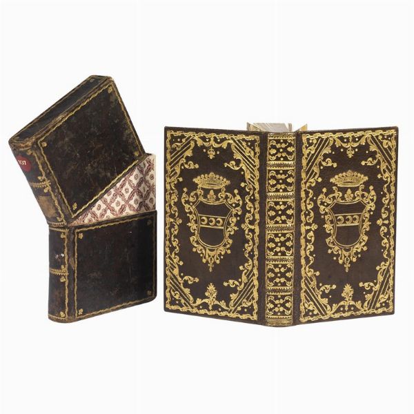 (Legatura)   Legatura araldica veneziana in custodia a tasca coeva. XVIII secolo.  - Asta Libri, manoscritti e autografi - Associazione Nazionale - Case d'Asta italiane